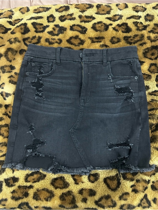 American Eagle Outfitters Dresses & Skirts - American Eagle curvy high rise Distressed Black Denim Mini Skirt